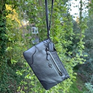 COACH Wristlet Phone Holder Silver Metallic Pebbled Leather AUTHENTIC NWOT